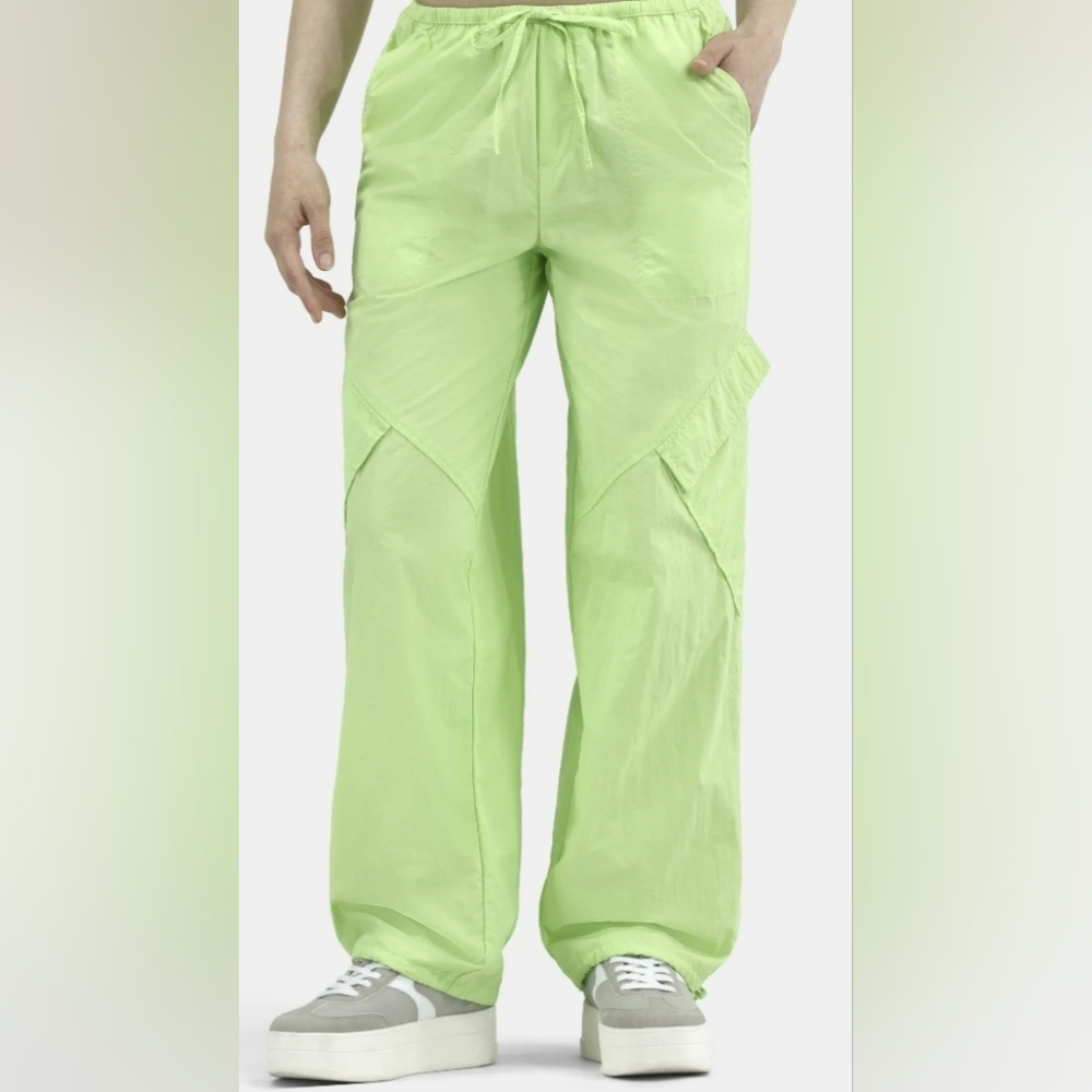 No Boundaries Neon Green Cargo Parachute Pants - Picture 7 of 7